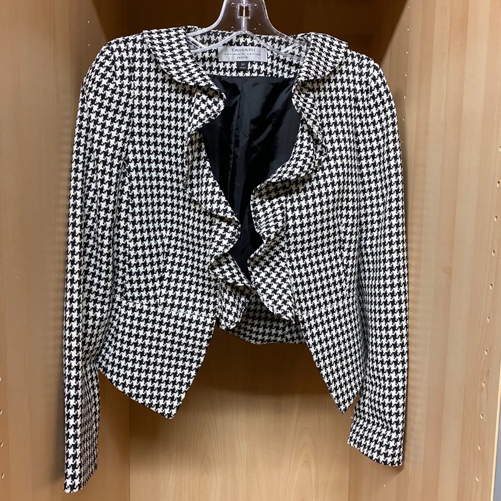 TAHARI blazer